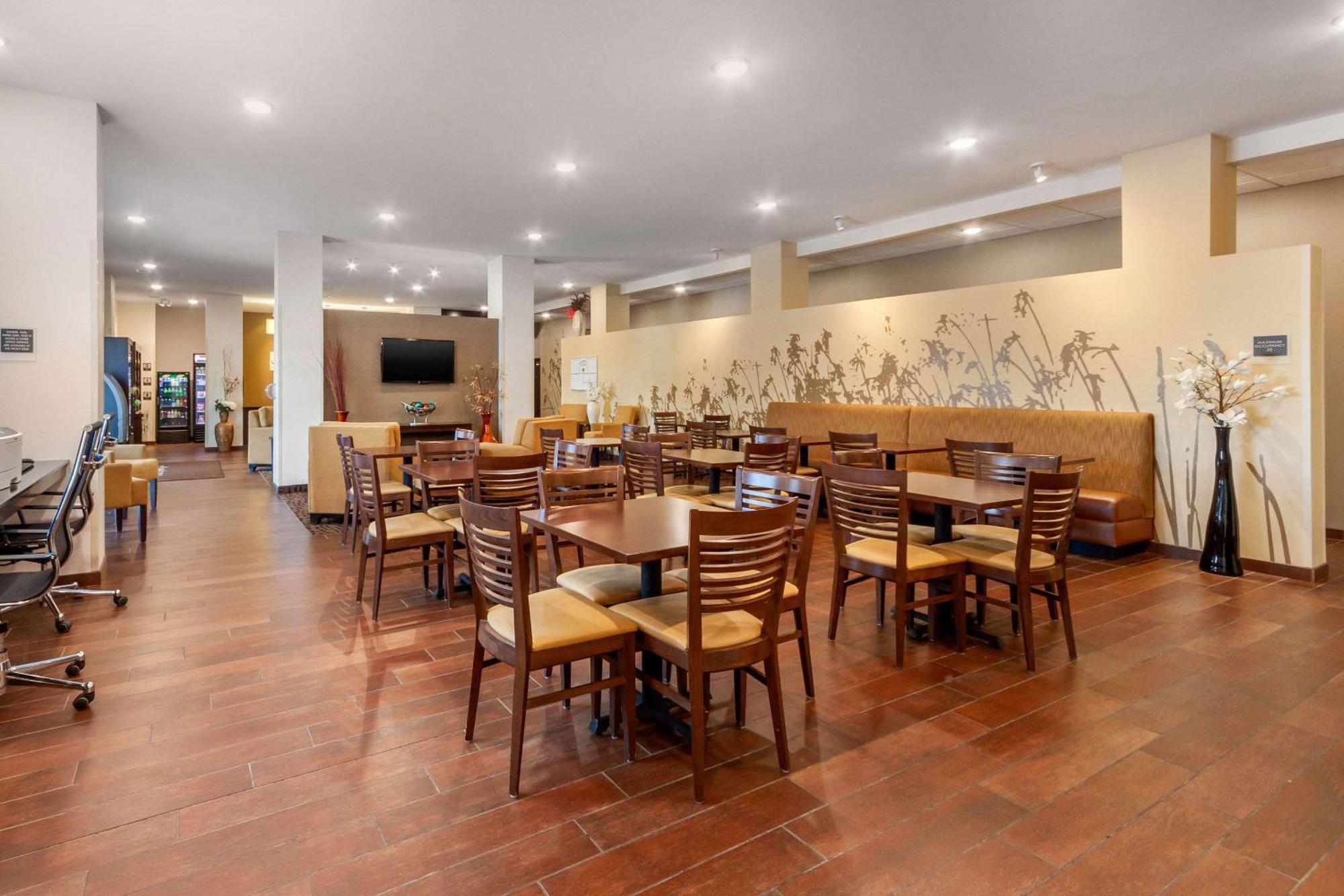 Sleep Inn & Suites Lincoln University Area Esterno foto