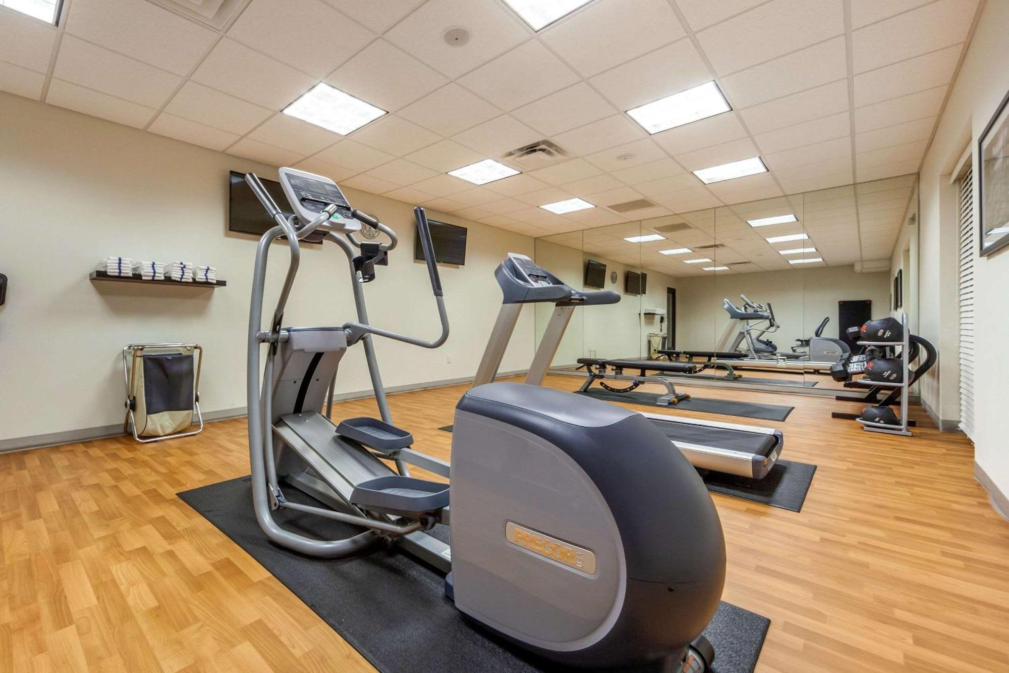 Sleep Inn & Suites Lincoln University Area Esterno foto