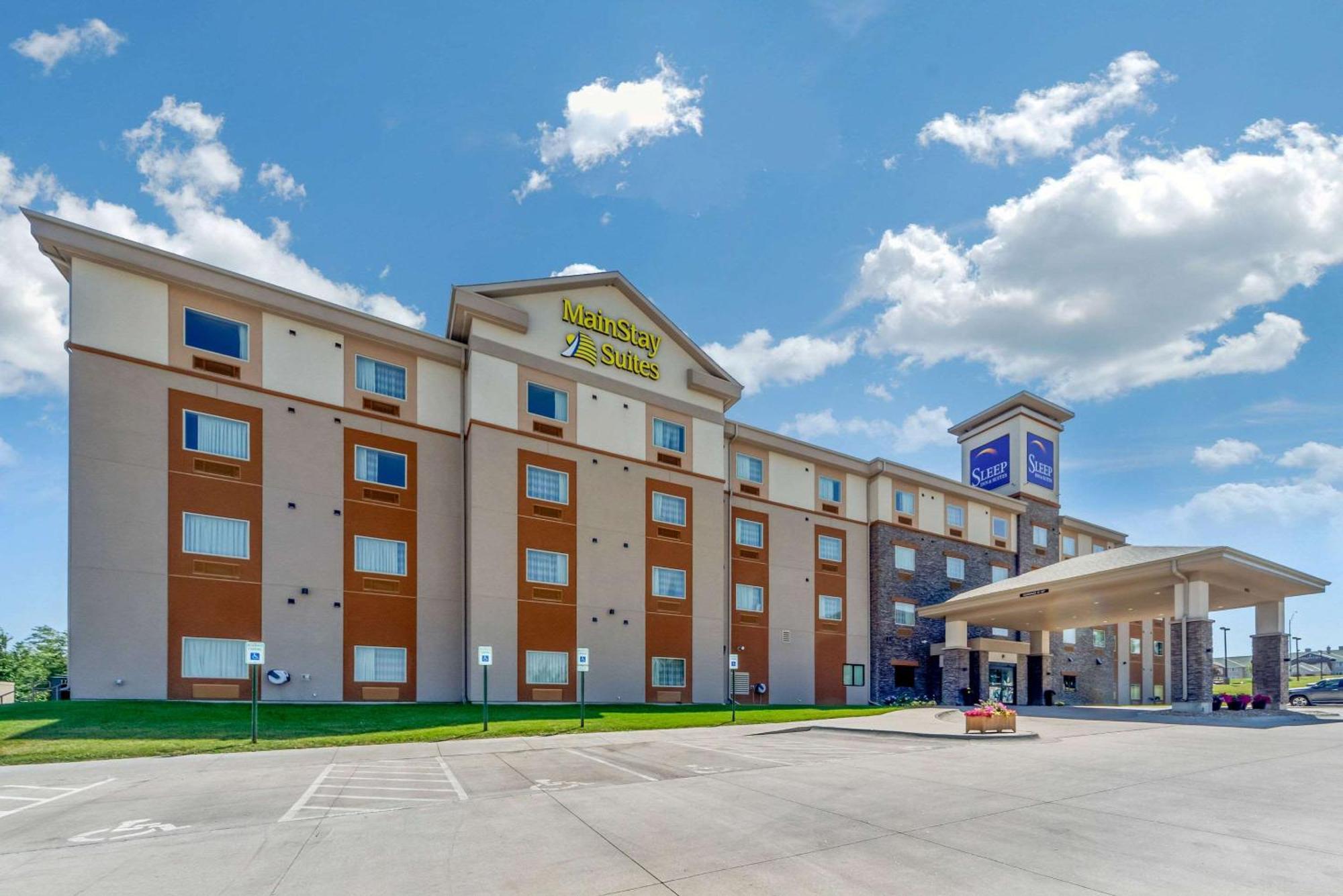Sleep Inn & Suites Lincoln University Area Esterno foto